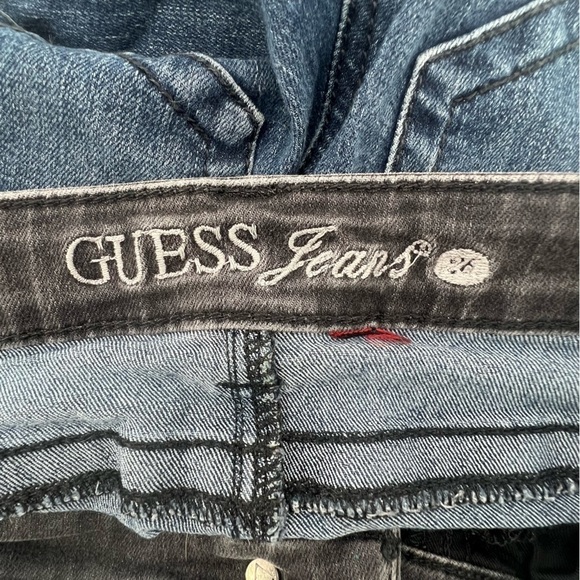 Guess Two Toned Straight Leg Skinny Black Waist Trimmed Jeans Size 26 Women’s - Picture 2 of 5